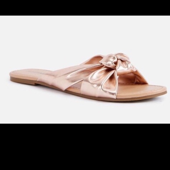 JustFab Jasmyna sandal in a rose gold. BRAND NEW! - Picture 2 of 4